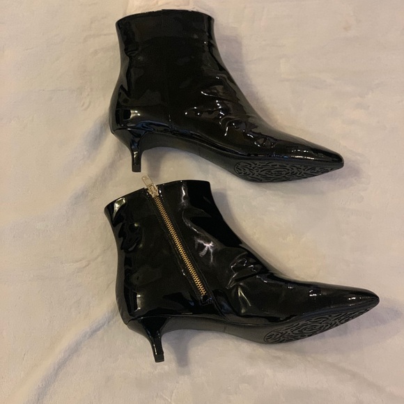 Taryn Rose New "Nora Patent" Black Patent Leather Booties, Size 11! - Picture 6 of 10